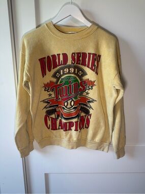 Minnesota Twins 1991 World Series Champion Yellow Crewneck Sweatshirt